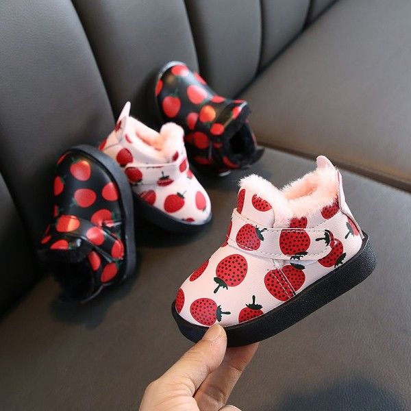 Korean fashion girl's walking cotton shoes winter 2019 new strawberry Plush Soft soled cotton boots 0-1-2 years old 