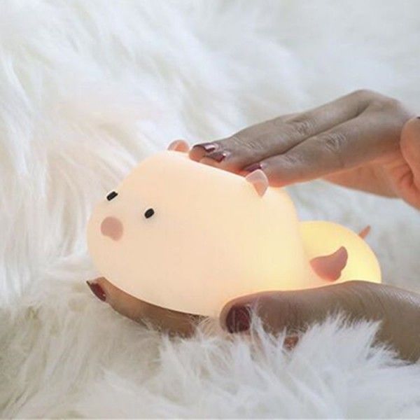 Sleeping with cute pig silicone night light seven color cute pet USB charging new strange electrodeless dimming patting light 